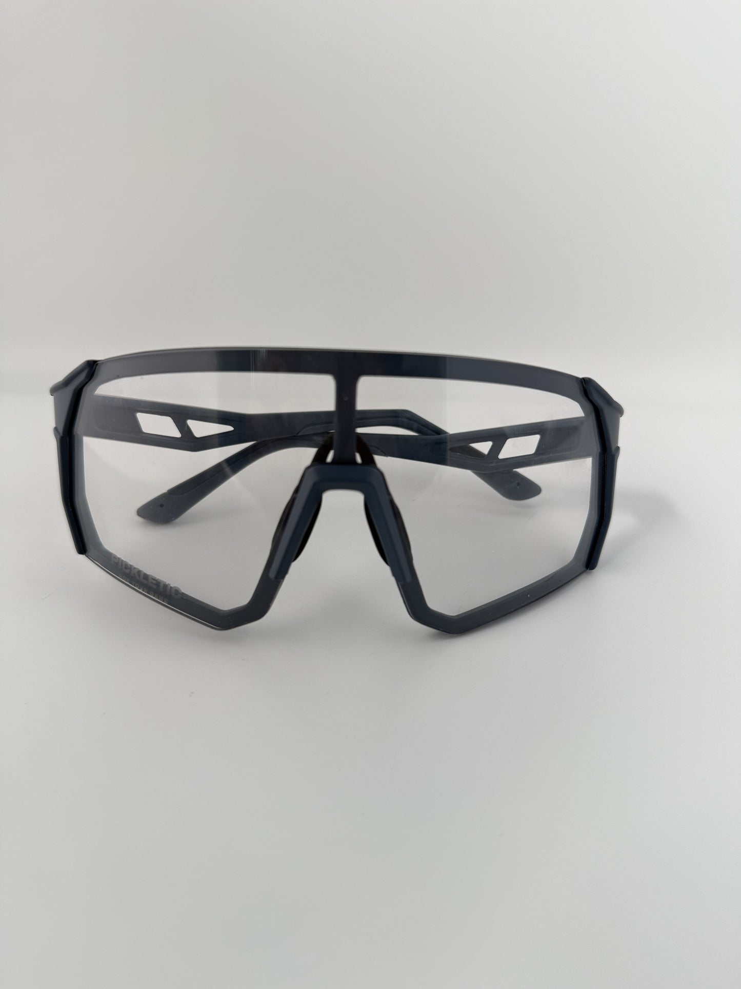 PICKLEBALL GOGGLES "Photochromic Lens" ( Protective Case, Nosepiece, Cleaning Cloth)